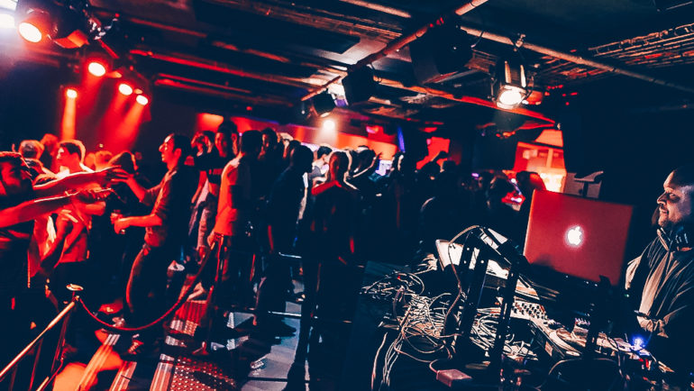 Scientists are looking for volunteers to go clubbing in Paris this weekend - Techno Station